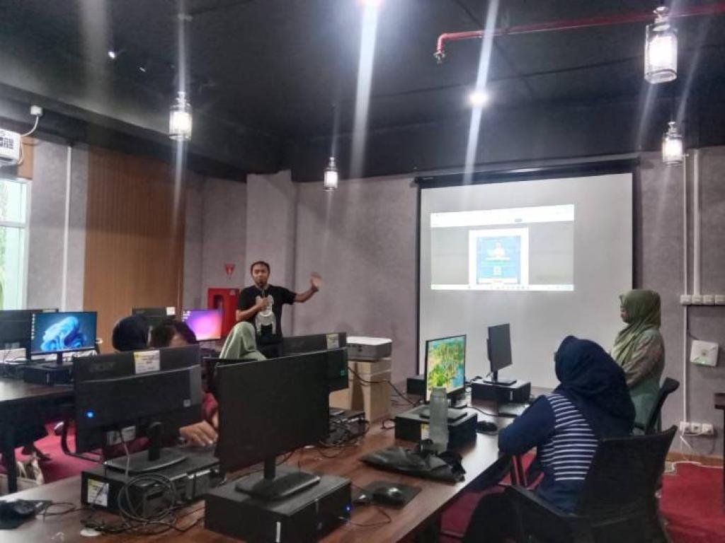 DPAD Tangerang Gelar Pelatihan Excel bagi Warga