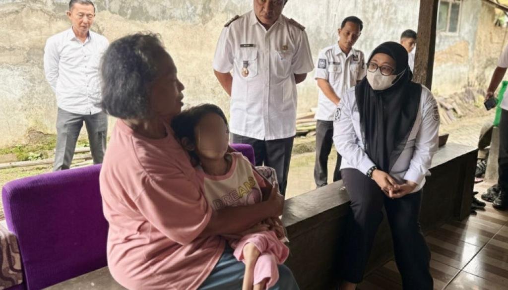 Wabup Intan Kunjungi Anak Penderita Cerebral Palsy, Pastikan Pelayanan Medis Gratis