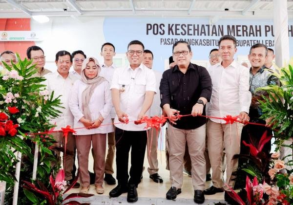 Andra Soni Resmikan Pos Kesehatan di Pasar Rangkasbitung