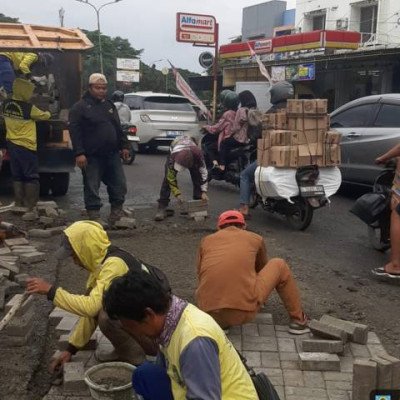 Pemkot Tangerang Perbaiki Jalan Rusak di Puri Beta Larangan