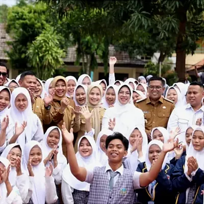 Program Sekolah Gratis Gubernur Banten Andra Soni Tuai Apresiasi Orang Tua dan Siswa