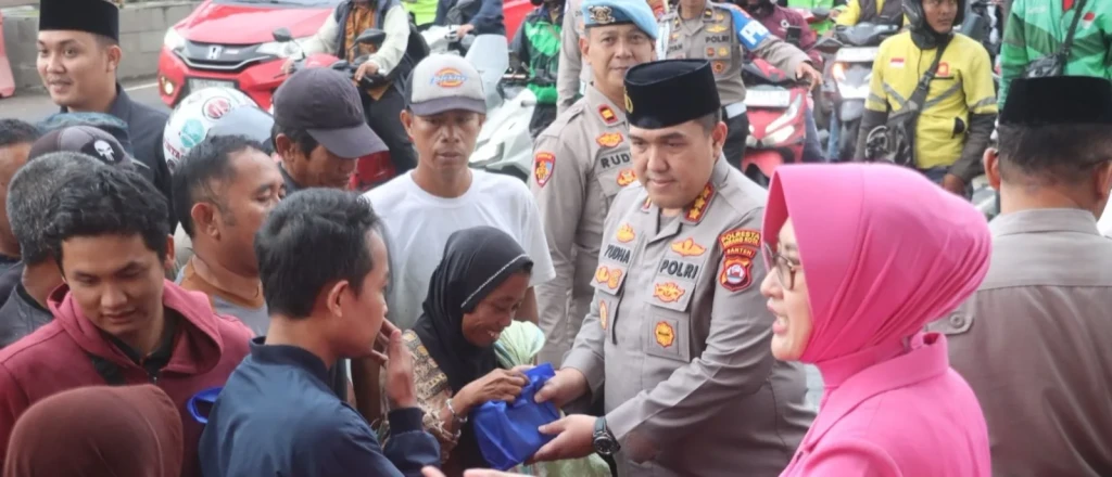 Polresta Serang Kota Berbagi Takjil dan Santuni Anak Yatim di Bulan Ramadhan