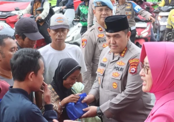 Polresta Serang Kota Berbagi Takjil dan Santuni Anak Yatim di Bulan Ramadhan
