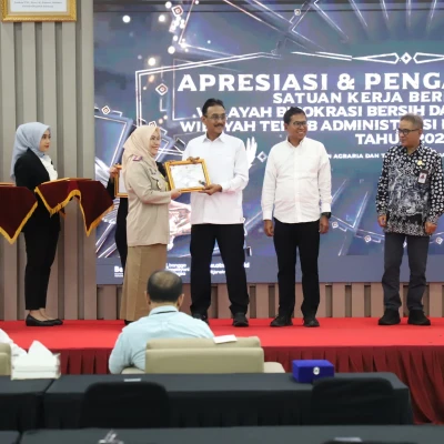 Kementerian ATR/BPN Beri Apresiasi 1 Satker Peraih WBBM dan 31 Satker WTAB