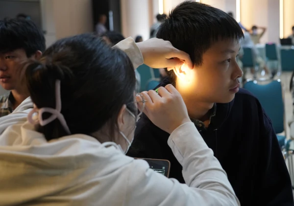 Kemenkes Ingatkan Risiko Gangguan Pendengaran Akibat Suara Keras pada Anak