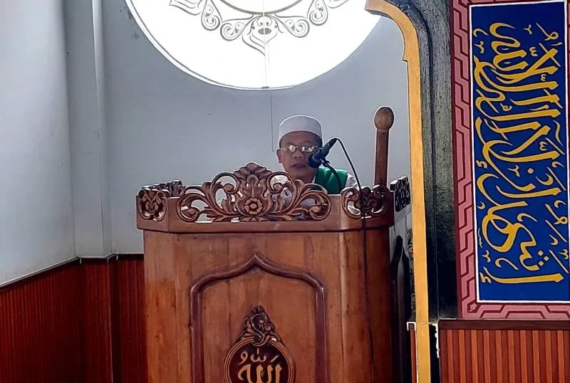 Warga Binaan dan Petugas Lapas Pemuda Madiun Khusyuk Ikuti Sholat Jumat