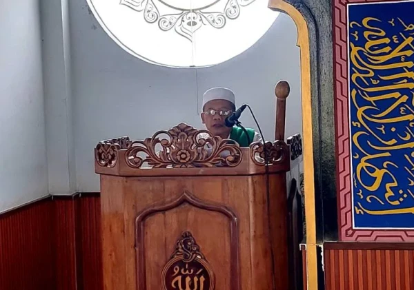 Warga Binaan dan Petugas Lapas Pemuda Madiun Khusyuk Ikuti Sholat Jumat