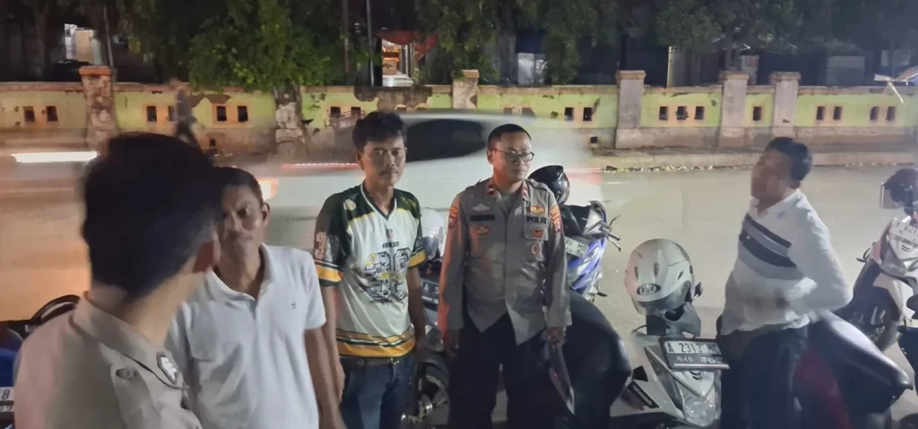 Kanit Reskrim Polsek Serang Pimpin Patroli Malam di Pasar Rau, Antisipasi Gangguan Kamtibmas