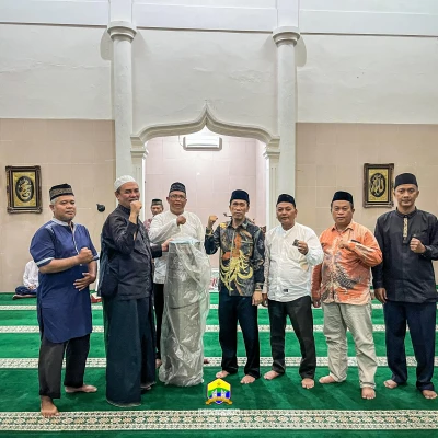 Camat Serang H. Basuni Gelar Tarawih Berkunjung di Masjid Al Ikhlas Lontar Baru