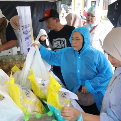 Bazar Ramadan Pemkot Tangsel Diserbu Warga, Sembako Murah Laris Manis