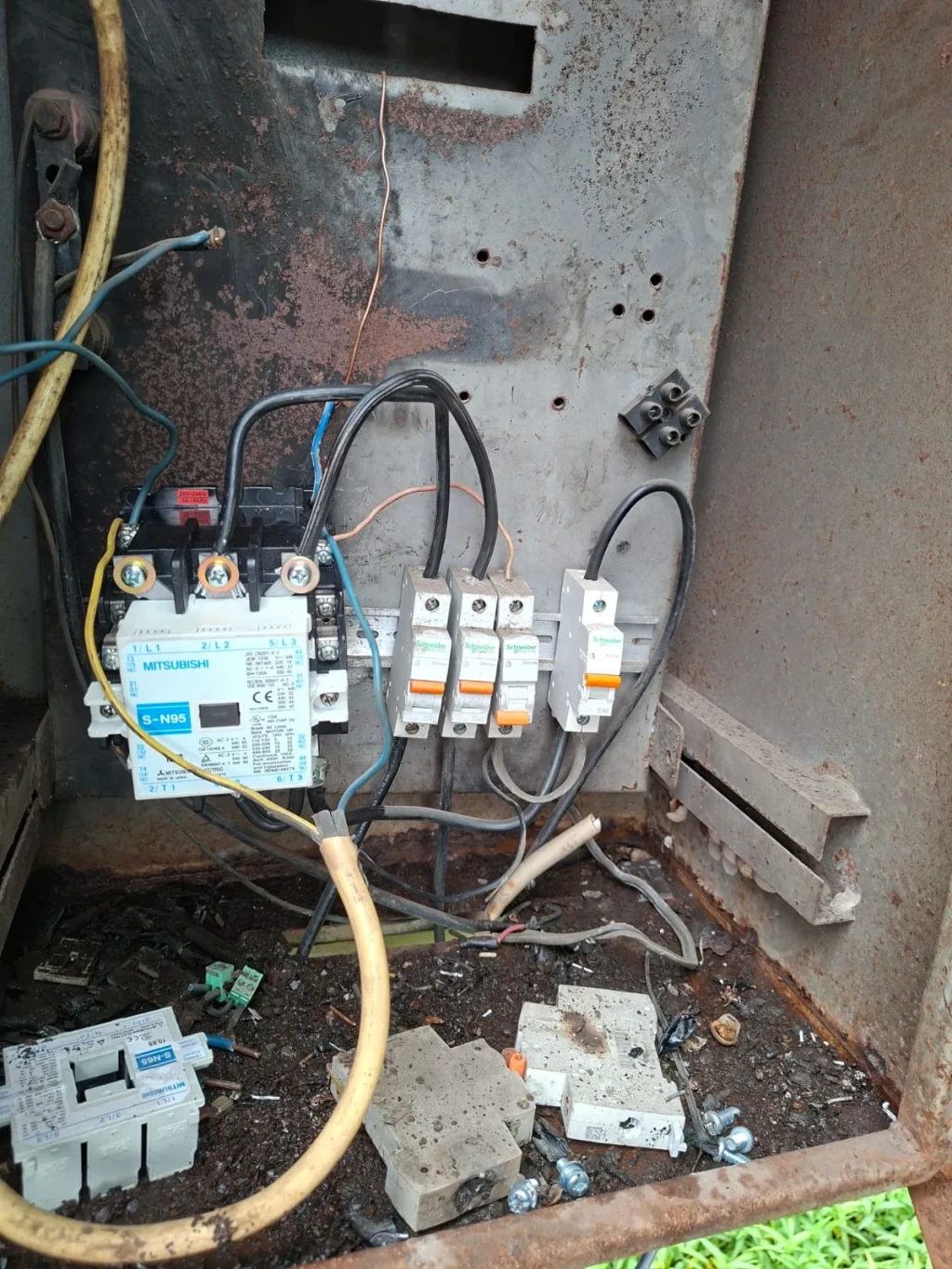 Dinas Perhubungan Kota Serang Ganti Kontaktor PJU di Panel Dishub Kabupaten