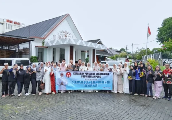 Dekranasda Lampung Bagikan 1.500 Takjil Gratis Rayakan HUT ke-46 Dekranas