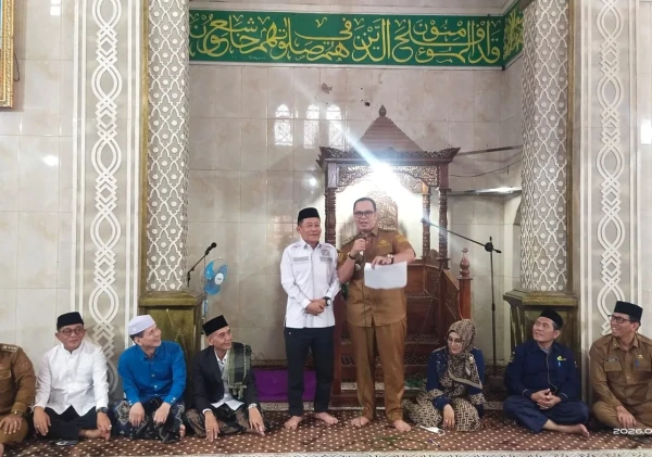 Wali Kota Serang Budi Rustandi Tebar Bantuan Saat Safari Ngabuburit di Kasemen