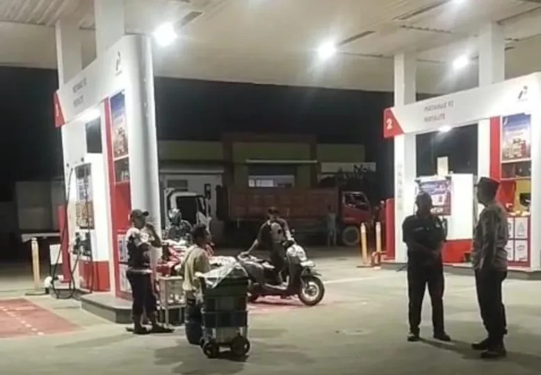 Polsek Rangkasbitung Pantau SPBU di Desa Nameng, Pastikan Stok BBM Aman