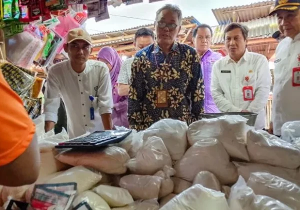 Sekda Tangerang dan Bapanas Pantau Harga Kebutuhan Pokok di Pasar Kronjo