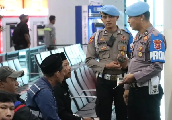 Polda Banten dan Polres Cilegon Sosialisasikan QR Barcode Pengaduan di Pelabuhan Merak