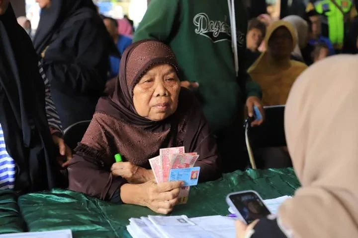 Pemkot Tangerang Salurkan BSU Tahap Pertama Rp600 Ribu untuk 2.924 Warga