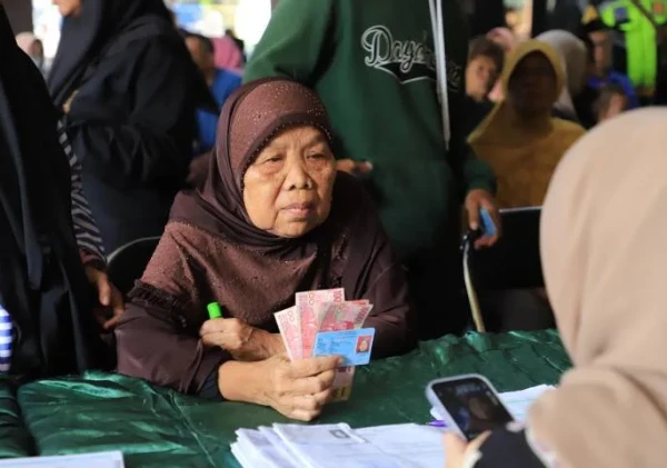 Pemkot Tangerang Salurkan BSU Tahap Pertama Rp600 Ribu untuk 2.924 Warga