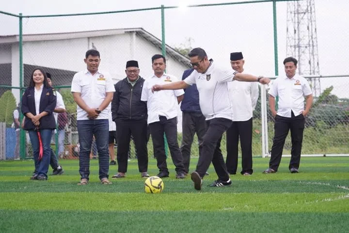 Wakil Wali Kota Tangerang Maryono Hasan Futsal Bareng Karang Taruna Pinang