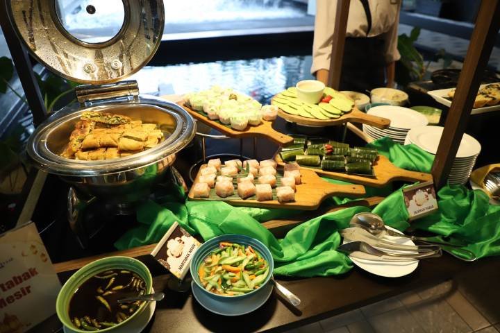 Golden Tulip Essential Tangerang Sajikan 60 Menu Nusantara dalam Iftar Kampung Ramadan