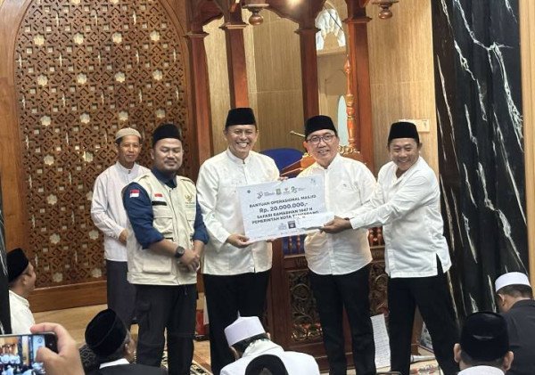 Pemkot Tangerang Gelar Tarawih Keliling dan Salurkan Dana Hibah untuk Masjid