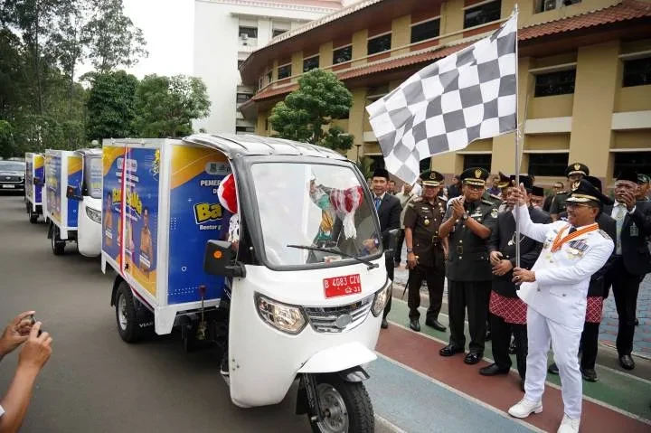 Wali Kota Tangerang Luncurkan "Bang Sama", Sediakan Sembako Murah Keliling Warga