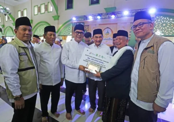 Pemprov Banten dan Pemkot Tangerang Salurkan Bansos dalam Safari Ramadan