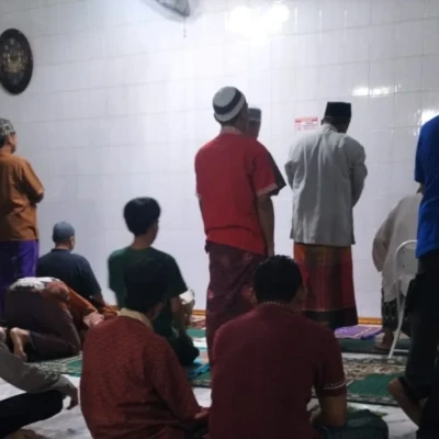 Personel KSKP Merak Polres Cilegon Gelar Shalat Subuh Keliling untuk Pembinaan Rohani