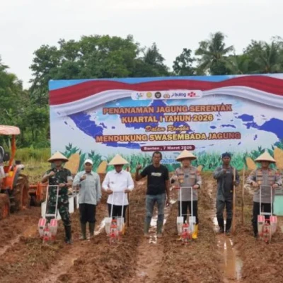 Danrem 064/Maulana Yusuf Hadiri Penanaman Jagung Serentak di Serang