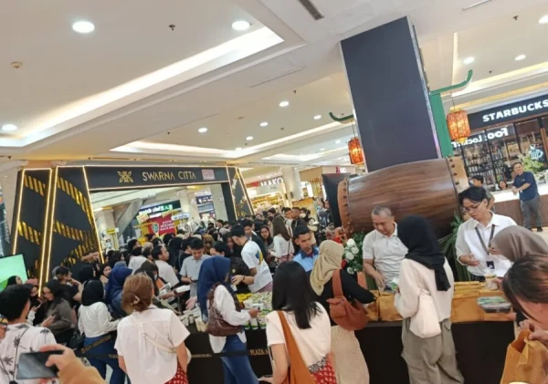 Plaza Ambarrukmo Bagikan Takjil Gratis Selama Tiga Hari Rayakan HUT ke-20
