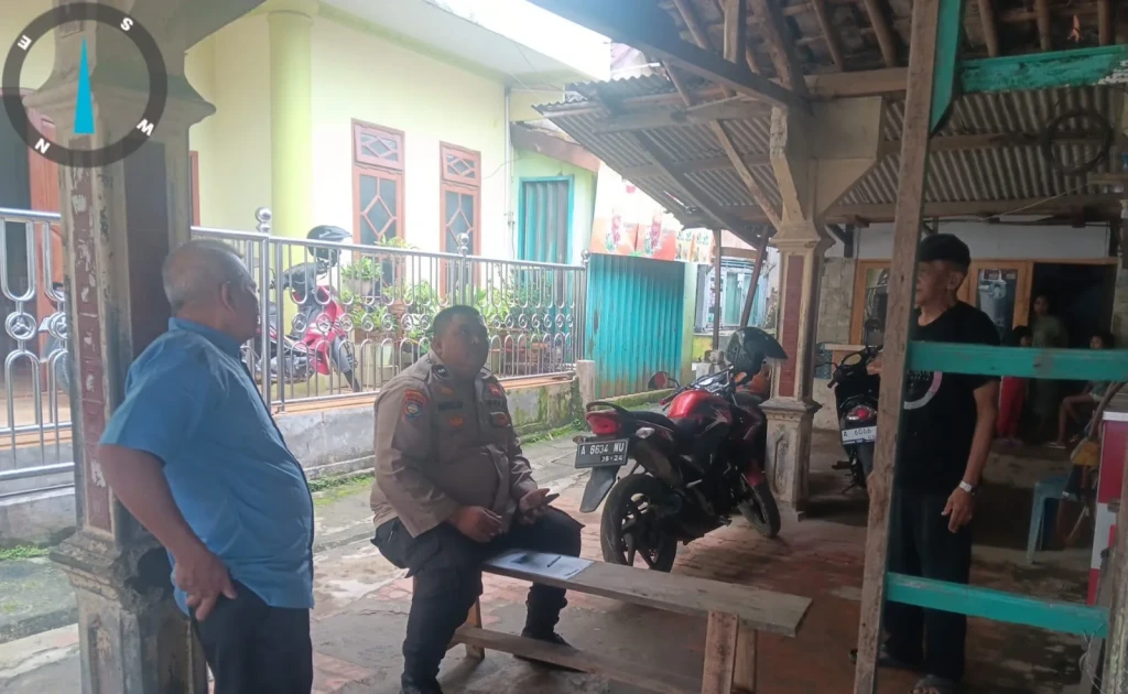 Bhabinkamtibmas Rangkasbitung Sambangi Warga Cimesir, Sampaikan Pesan Kamtibmas Ramadan