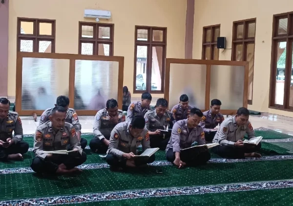 Polresta Serang Kota Ikuti Kegiatan Tadarus Al