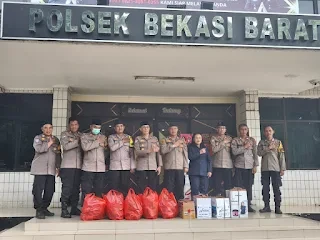 Polsek Bekasi Barat dan Anggota DPRD Bagikan 200 Paket Takjil di Kranji
