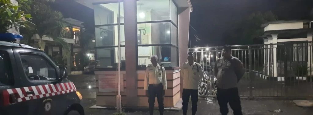 Polsek Serang Gelar Patroli Malam di Perumahan Rahayu Residence, Jaga Kamtibmas Kondusif