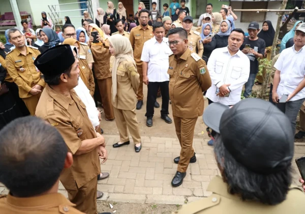Gubernur Banten Andra Soni Tinjau Jalan Lingkungan di Cinangka, Pastikan Program PSU Tepat Sasaran