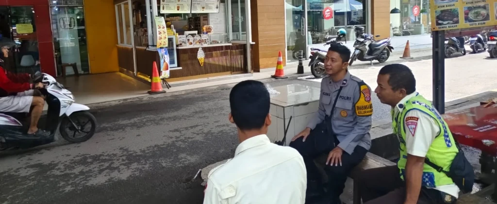 Polsek Serang Gelar Patroli di Ramayana Mall, Jaga Kamtibmas Kondusif