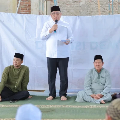 Wali Kota Benyamin Davnie Salurkan Bantuan Rp405 Juta di Safari Ramadan Tangsel 2026