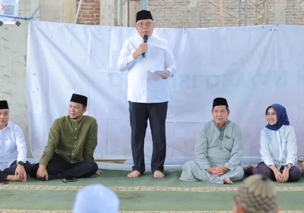 Wali Kota Benyamin Davnie Salurkan Bantuan Rp405 Juta di Safari Ramadan Tangsel 2026