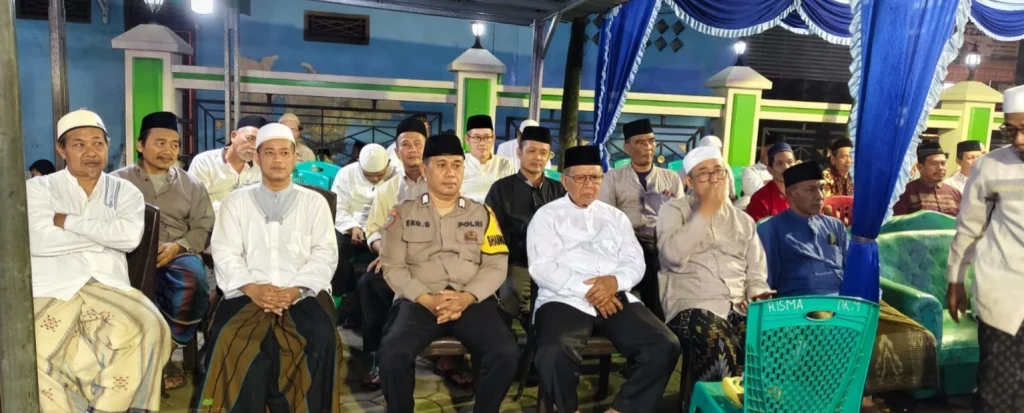 Bhabinkamtibmas Serang Hadiri Peringatan Nuzulul Qur'an, Jalin Silaturahmi Warga
