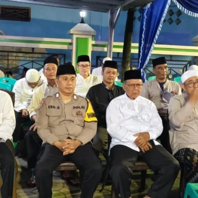 Bhabinkamtibmas Serang Hadiri Peringatan Nuzulul Qur'an, Jalin Silaturahmi Warga