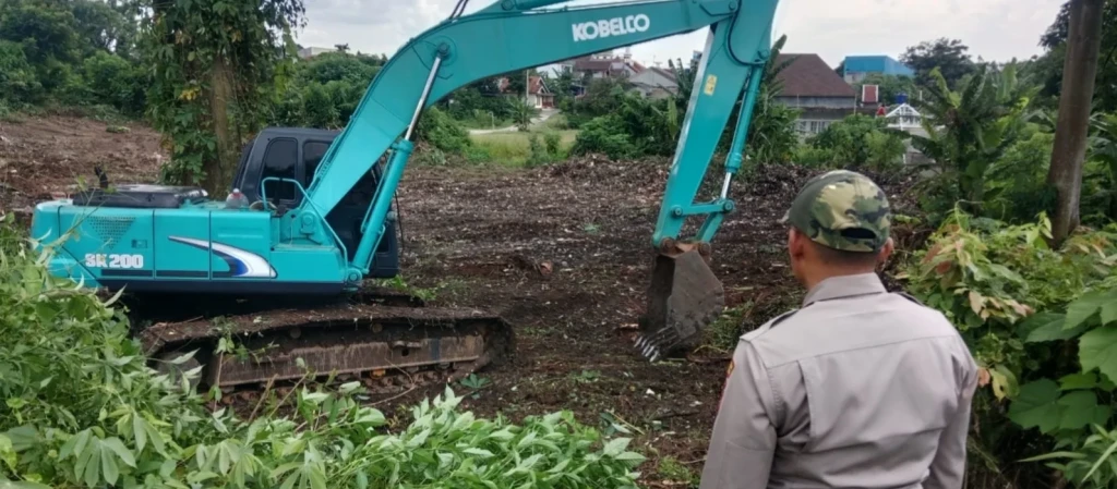 Polsek Serang Tinjau Pembukaan Lahan Baru di Ciracas, Dukung Ketahanan Pangan Nasional