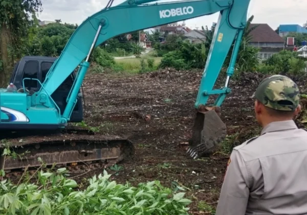 Polsek Serang Tinjau Pembukaan Lahan Baru di Ciracas, Dukung Ketahanan Pangan Nasional