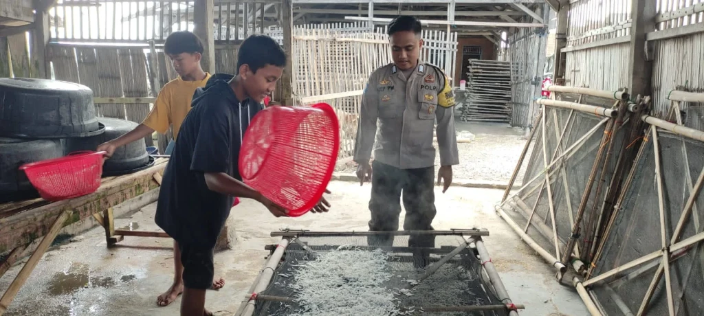 Polsek Puloampel Cilegon Sambangi Warga, Sinergikan Polri dan Masyarakat