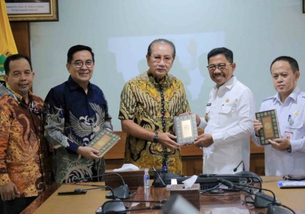Pemkot Terima 500 Wakaf Al-Qur?