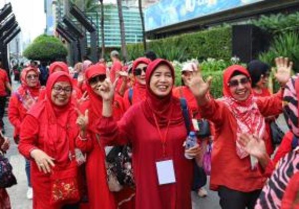 60 Lansia Ramaikan Festival Imlek 2026 di Bundaran HI