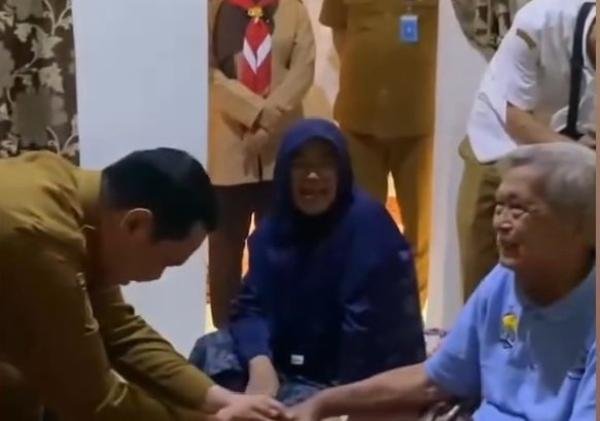Wali Kota Serang Serahkan Kursi Roda bagi Lansia Pegiat Seni Karawitan