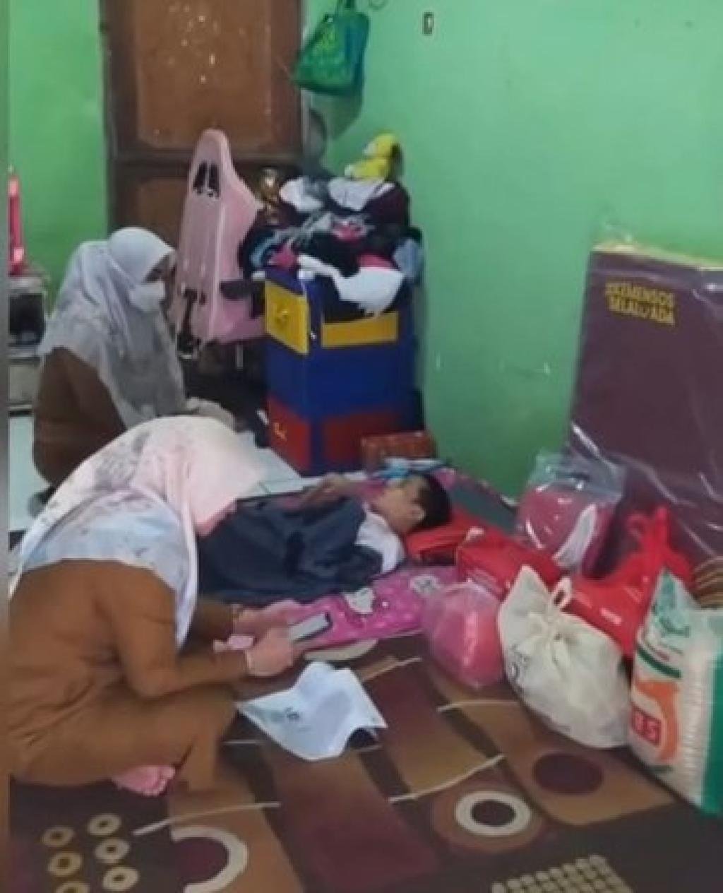 Dinas Sosial Kota Serang Salurkan Bantuan Permakanan bagi Penderita Kanker