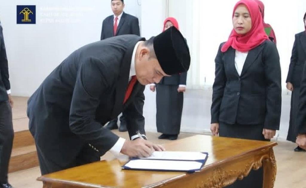 Kemenkumham Kepri Lantik Notaris Pengganti, Kakanwil Tekankan Integritas dan Tertib Administrasi