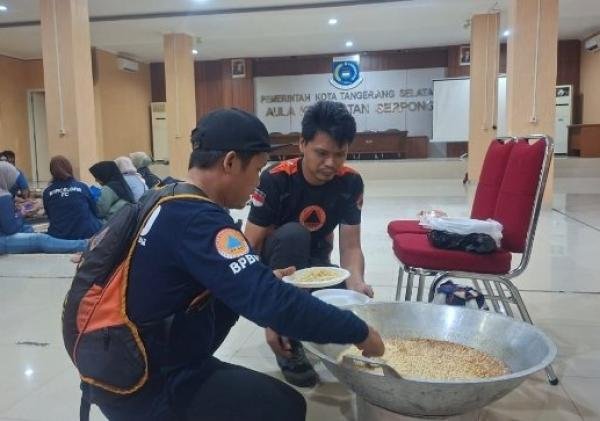 Pemkot Tangsel Dirikan Dapur Umum untuk Korban Kebakaran Asrama Polsek Serpong