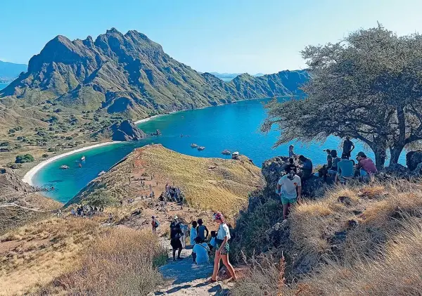Labuan Bajo: Santorini Versi Tropis yang Bikin Liburan Makin Estetik!